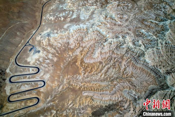 4月5日，西藏阿里札達(dá)土林。(無人機(jī)照片) 李林 攝